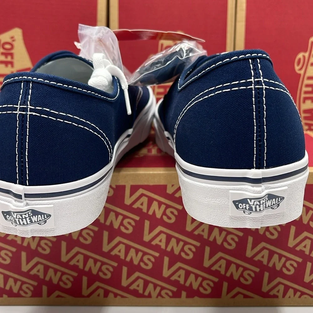 Vans WMNS Authentic (Angstrping) Dress blue/True White
VN000EE332D
Sneakers - Picture 15 of 16